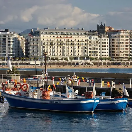 Aterian Aresti Villa *